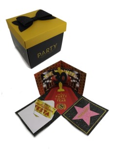BIGLIETTO SCATOLA SORPRESA EFFETTO EXPLOSION PARTY DELL'ANNO 30 ANNI 11X11 CM 2
