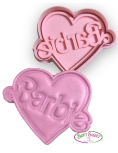 TAGLIABISCOTTI CUORE BARBIE 8X6,5 CM